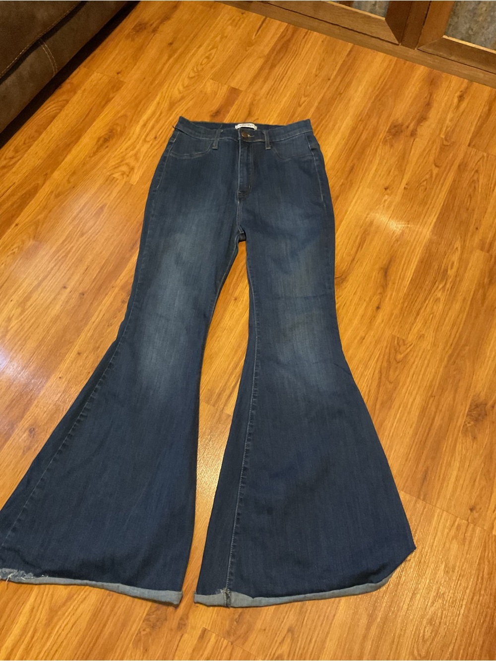 Women’s Vibrant Wide Leg Flare Dark Wash Jeans Size13 Waist 30”